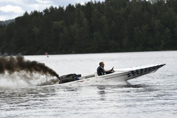 Bråkte og brommet på Trevann
