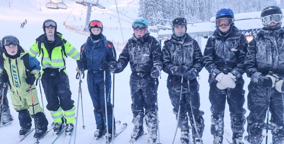 SKIHELG: Mange ungdommer fra Froland ble med til Hemsedal da Unge Kristne inviterte til Skiweekend. Her er noen av deltakerne på plass i  bakken.					ALLE FOTO: INGRID BØYLESTAD LANDA