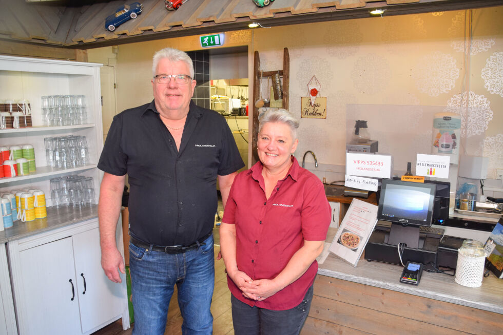 FROLANDSTAUA: Robert og Hilde Marit Hansen på Frolandstaua vil nå selge det populære spisestedet og bedriften Frolandstaua.				FOTO: RAYMOND ANDRE MARTINSEN