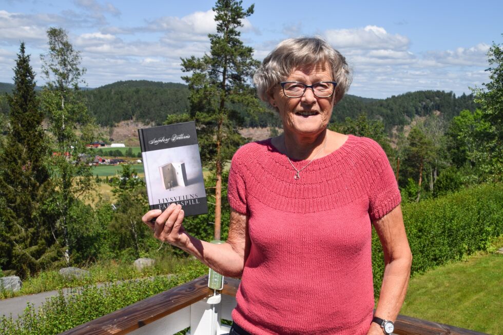 FORFATTER: Den lokale forfatteren Ingeborg Bjellerås har nettopp gitt ut en ny bok bestående av 60 selvskrevne dikt. FOTO: RAYMOND ANDRE MARTINSEN