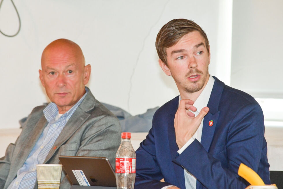 VALG2023: Oddvar Østreim (FrP), her sammen med partikollega Stian Omdalsmoen (t. h.) som nå er partiets ordførerkandidat. ARKIVFOTO