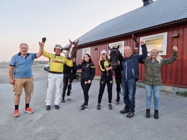 Vant med begge hestene