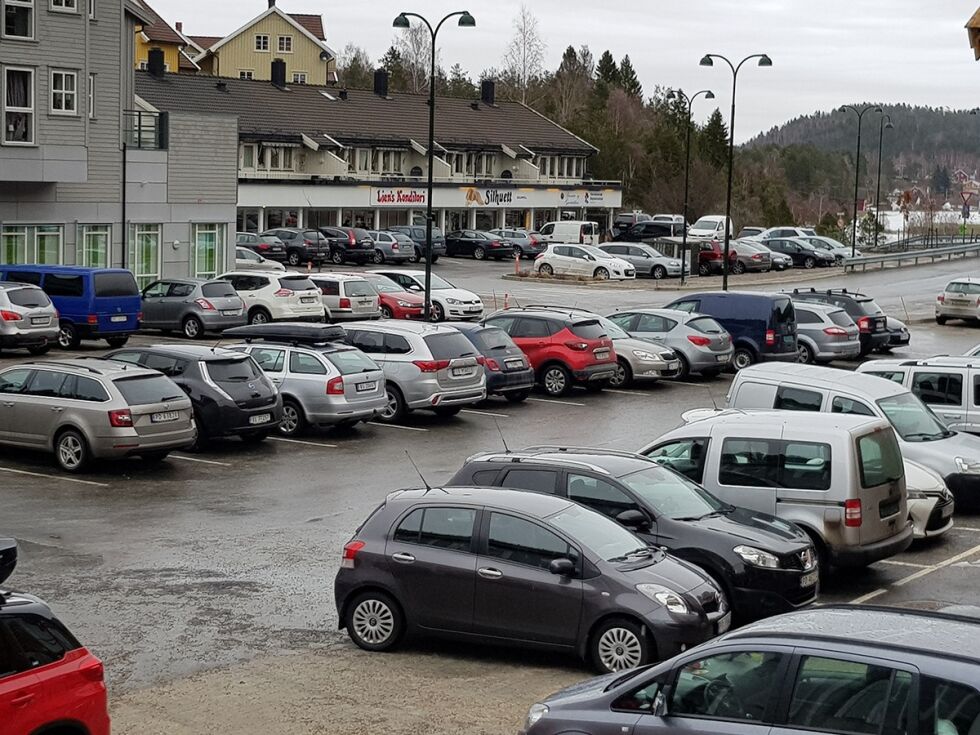 FULLT: Det var ikke mulig å finne parkering på nedre plan for kunder som skulle innom Osedalen torsdag formiddag i forrige uke.