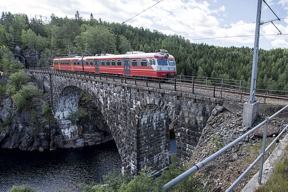 ØKER: Stadig flere reiser med Arendalsbanen. Bildet er tatt i en annen sammenheng, og er arkivfoto.