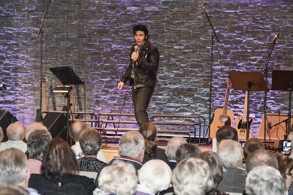 Arrangerer konsert på Heimen med Kjell Elvis