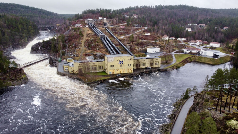 ENERGI: I hvor stor grad plasseringen nær til vannkraftverket på Bøylestad er en fordel for en industriutbygging i området, og hvordan en slik utbygging kan skape negative konsekvenser for de som bor der og for naturmangfoldet, er noen av punktene som de ulike interessentene i Bøylestad-saken har vært uenig om. DRONEFOTO: OLAV SVALAND