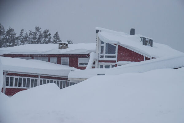 Stenger skolene i Froland