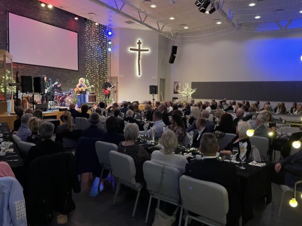 Fullt hus på Himmelpartner Homecoming