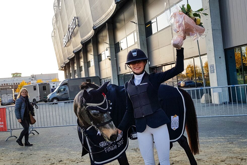 Pernille Lunde kunne lørdag juble over seier nummer to under Oslo Horse Show, som blir arrangert i Telenor Arena.
 Foto: Marie Hatlevoll