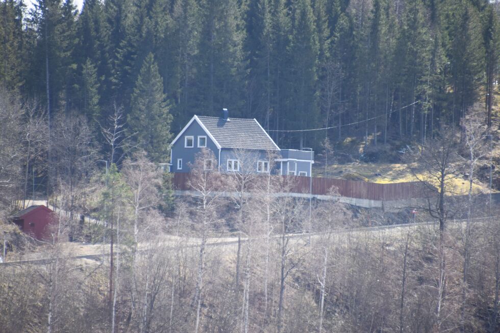 FØR: Bilde over viser huset som stod langs Blakstadkleiva frem til 2021, da det ble revet. FOTO: RAYMOND ANDRE MARTINSEN