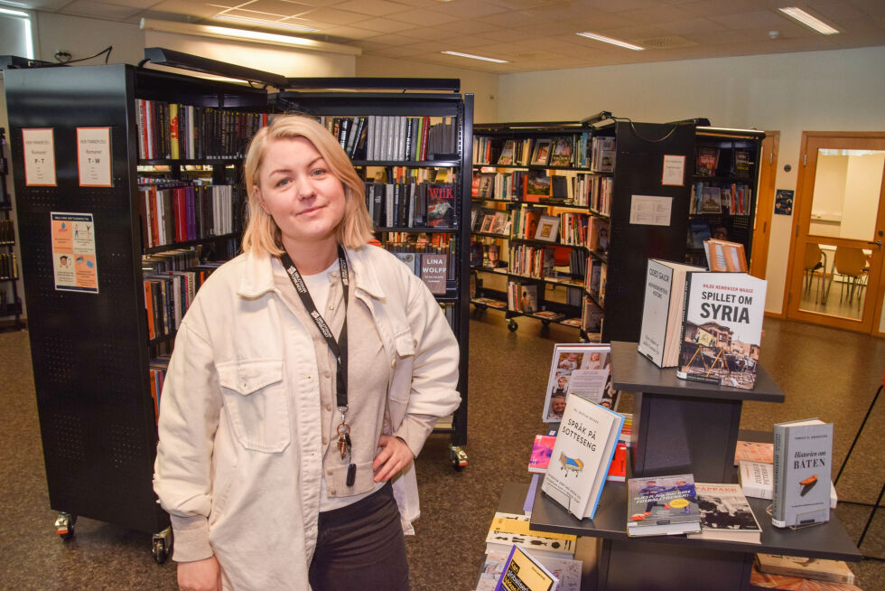 DEBATT: I mai starter valgkampen på Froland bibliotek med to debatter med lokalpolitikerne. Biblioteksjef Kristina Solsvik håper på godt oppmøte og mange spørsmål fra publikum til politikerne. FOTO: RAYMOND ANDRE MARTINSEN
