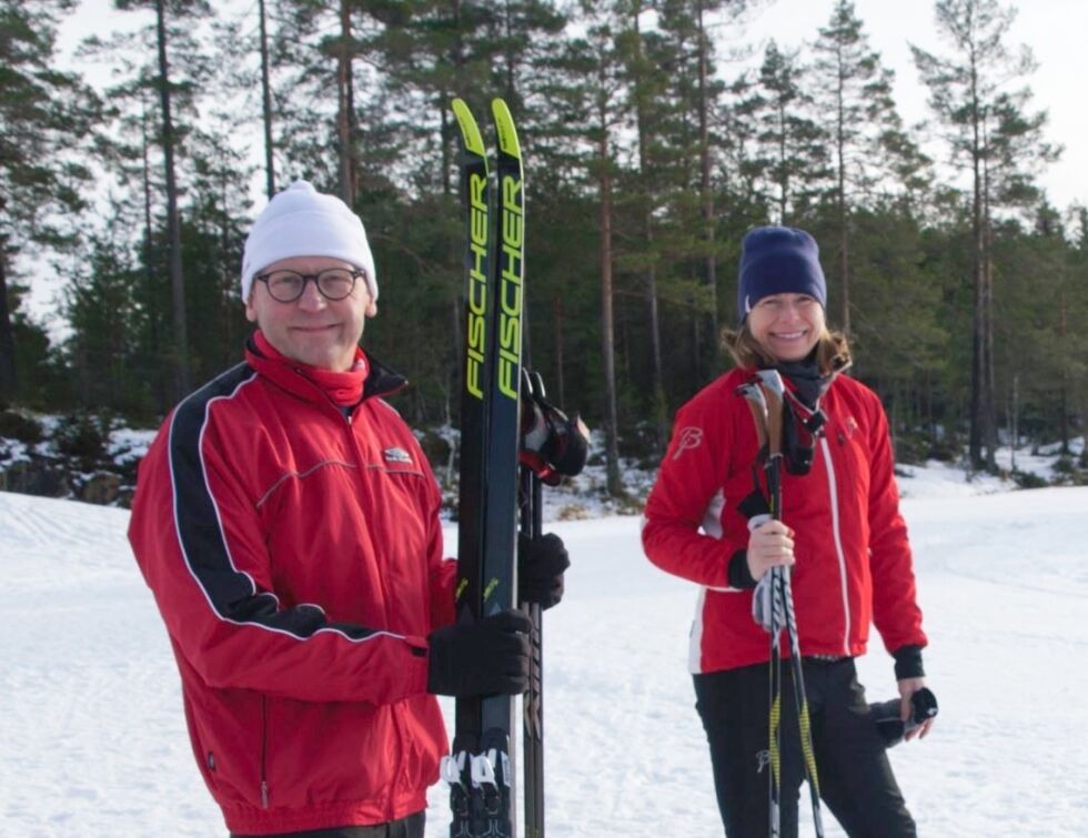 SKI: Anne Line og Per Egil Auestad er klare for å legge ut på skitur på Øynaheia. ALLE FOTO: ANNA JOHANNE SVEINUNGSEN